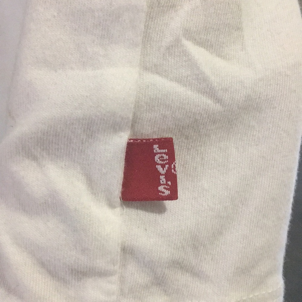 NWOT Levi’s and hello kitty collab long sleeve - Picture 6 of 7